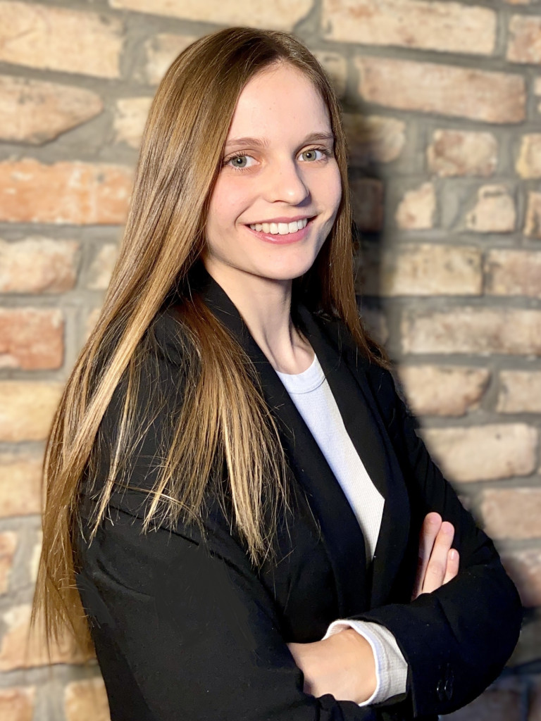 Portrait of Hannah Schmidt